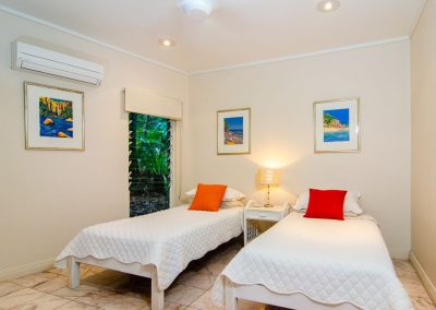 Sapphire Ridge twin bedroom2