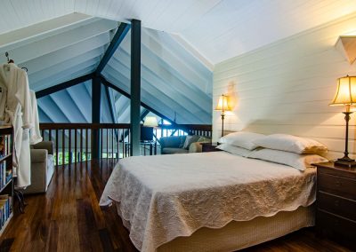 Sapphire Ridge - double bed on small mezzanine